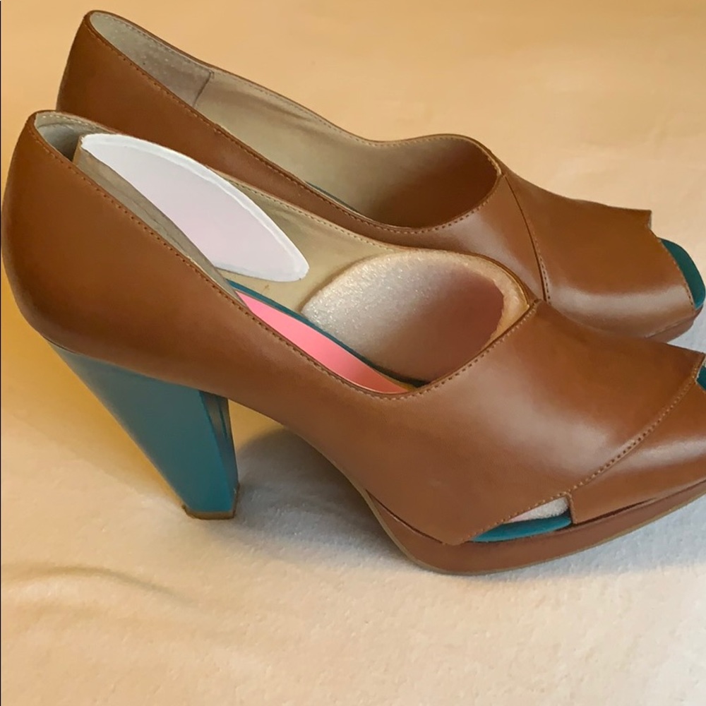 Shoes - Picture 3 of 5